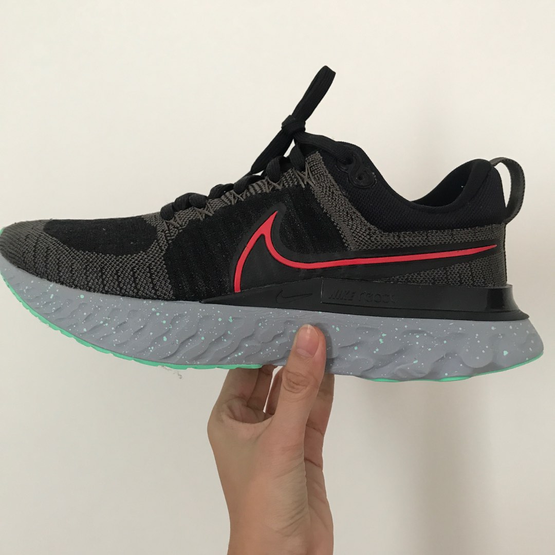 nike flyknit react 2