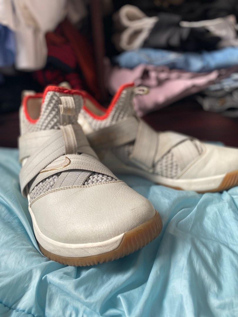 Lebron soldier on sale 12 yeezy