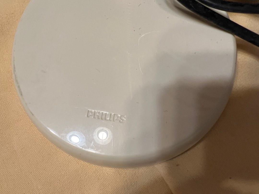 Philips 70049枱燈 桌子 台燈 檯燈 desk reading lamp, 傢俬＆家居, 燈飾及風扇, 燈飾 - Carousell