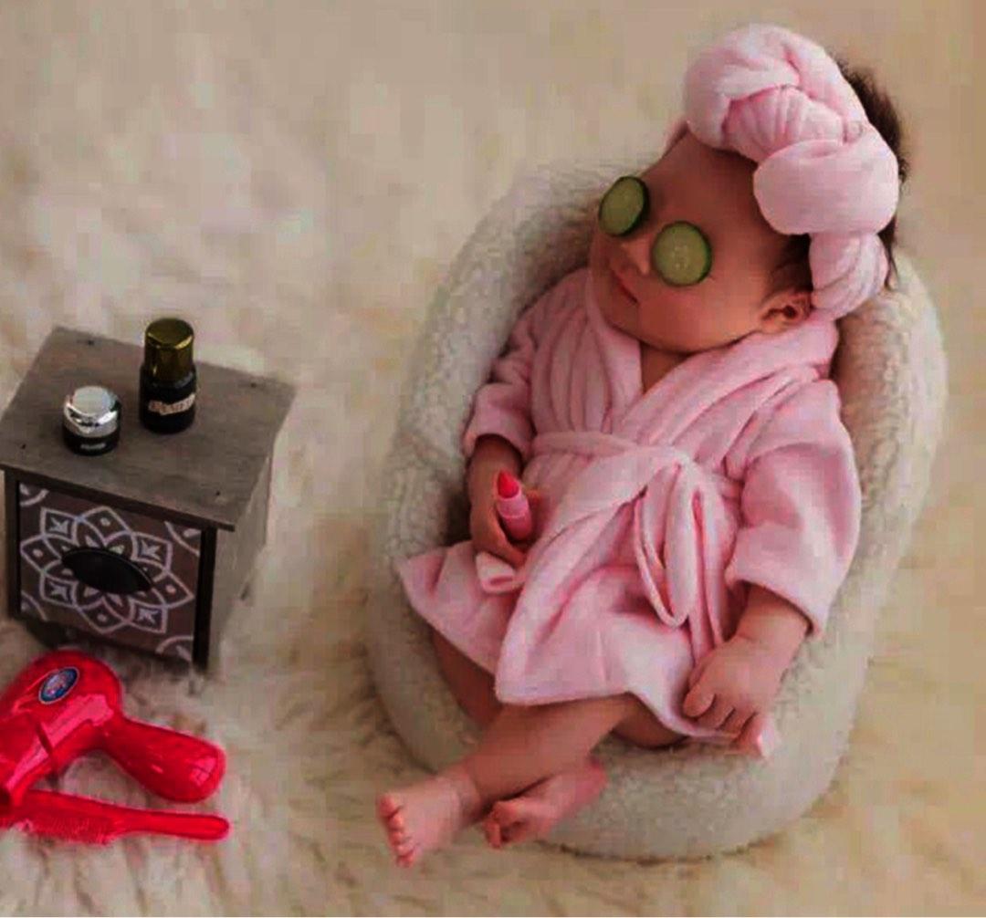 Pink baby bathrobe (Category: Babies & Kids Fashion) located in Cainta. Submitted by futurequeensh_jm (Listing ID 1189736425, Image 2). Description: Only used once for photoshoot For 1-5 months.
