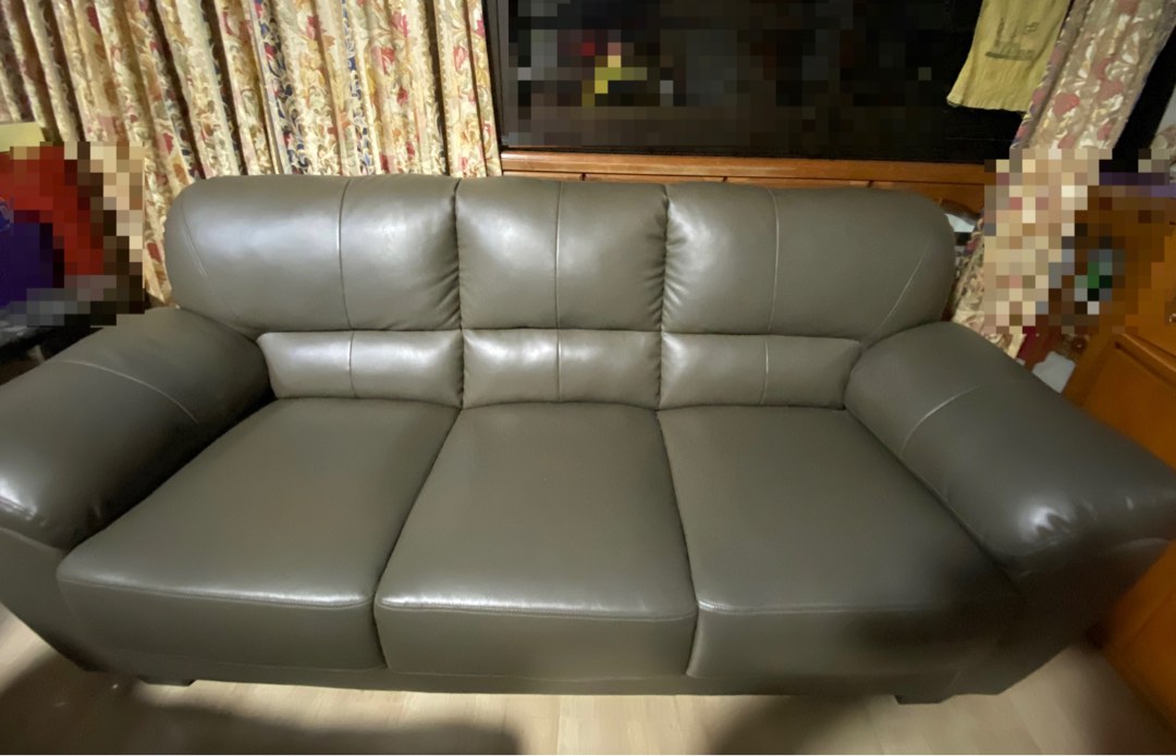 Pre loved 5 seater sofa (less than 1 year old), Furniture & Home Living