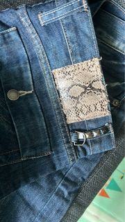 (Category: ) located in . Submitted by designerhive (Listing ID 1189606712, Image 1). Description: .