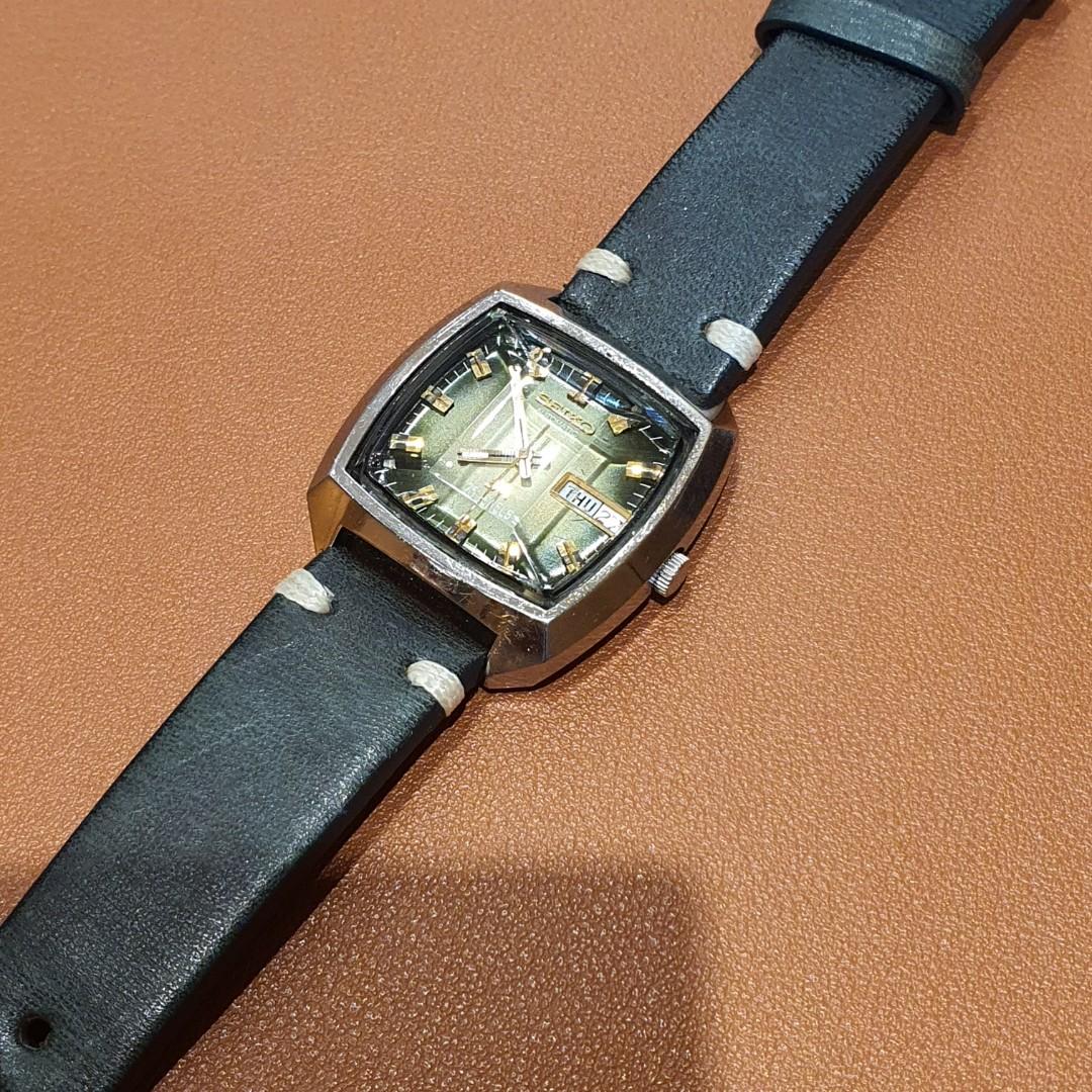 Seiko square top dial watch