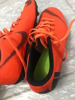 sepatu bola nike soccer shoes original 37,5 like new