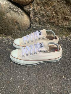 Sepatu Second / Bekas Pakai Converse Clasic White Low size  7 / 41