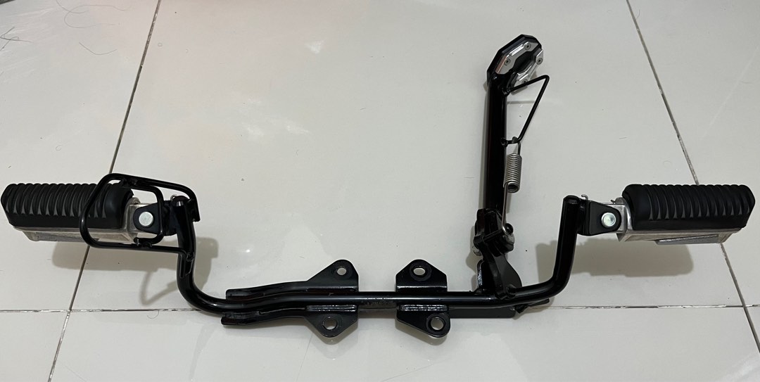 Sniper 155 Driver Footrest with Side stand, Motorbikes, Motorbike Parts