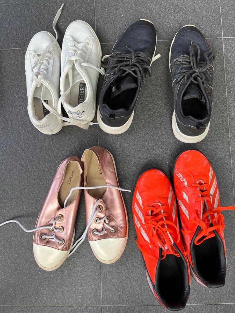 Casual soccer cheap shoes