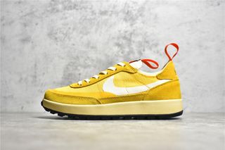 (Category: ) located in . Submitted by Outlet.Sneakers (Listing ID 1189647246, Image 1). Description: .