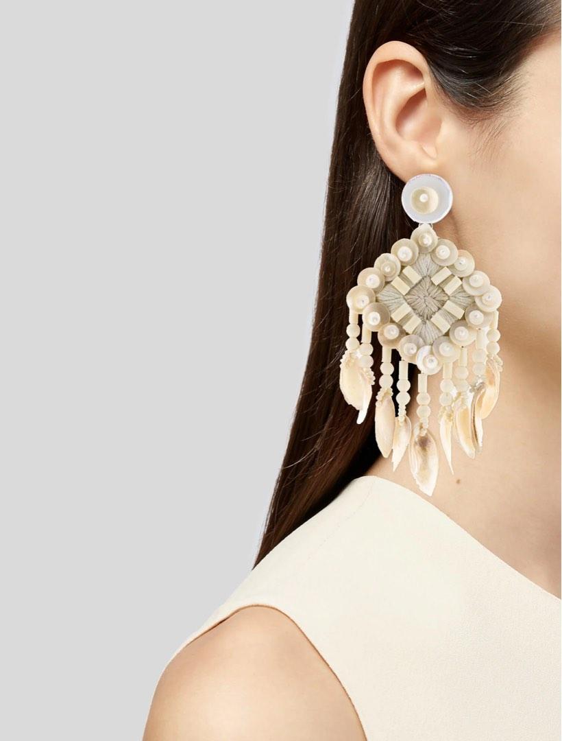 Tory Burch Beaded Shell Statement Earrings, Women's Fashion, Jewelry &  Organisers, Earrings on Carousell