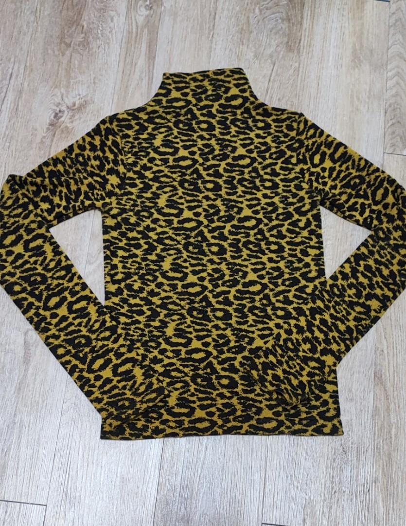 TURTLE NECK (Category: Other Tops) located in Kuala Lumpur. Submitted by at_fingertips (Listing ID 1189682003, Image 1). Description: .