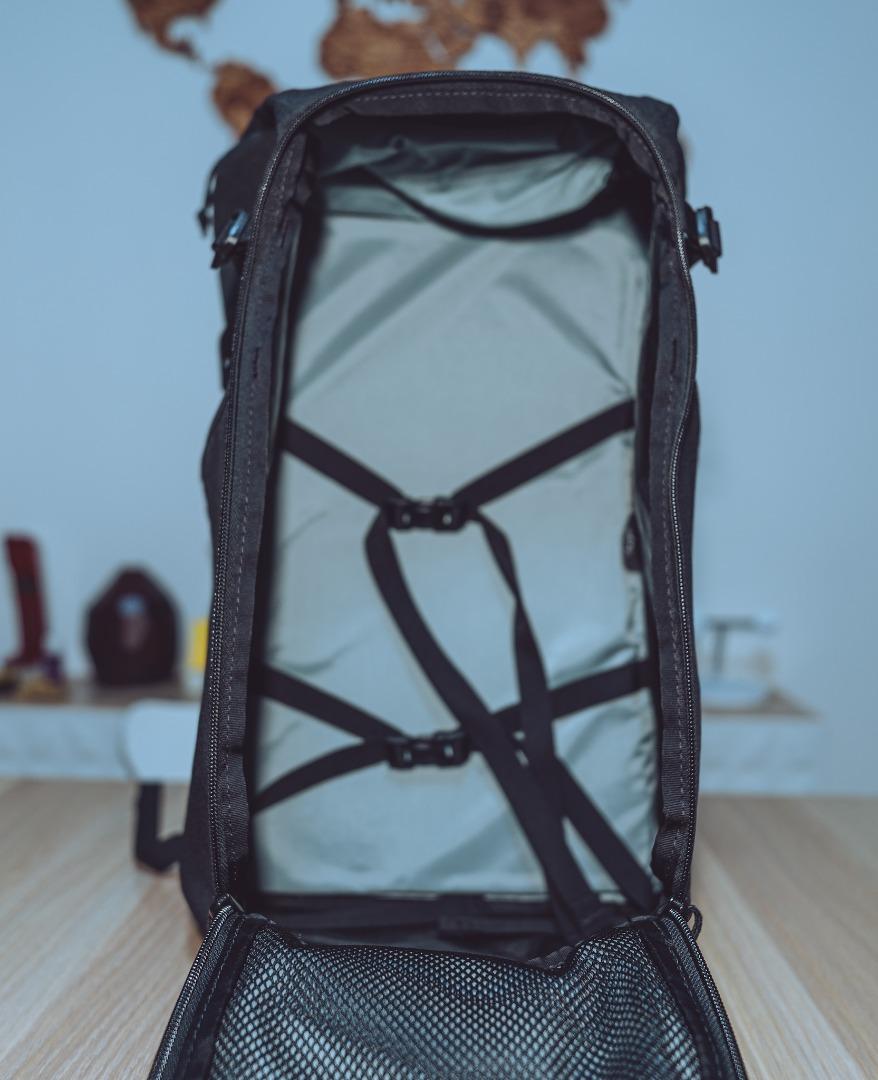 ULA Dragonfly X50 Black, Men's Fashion, Bags, Backpacks on Carousell