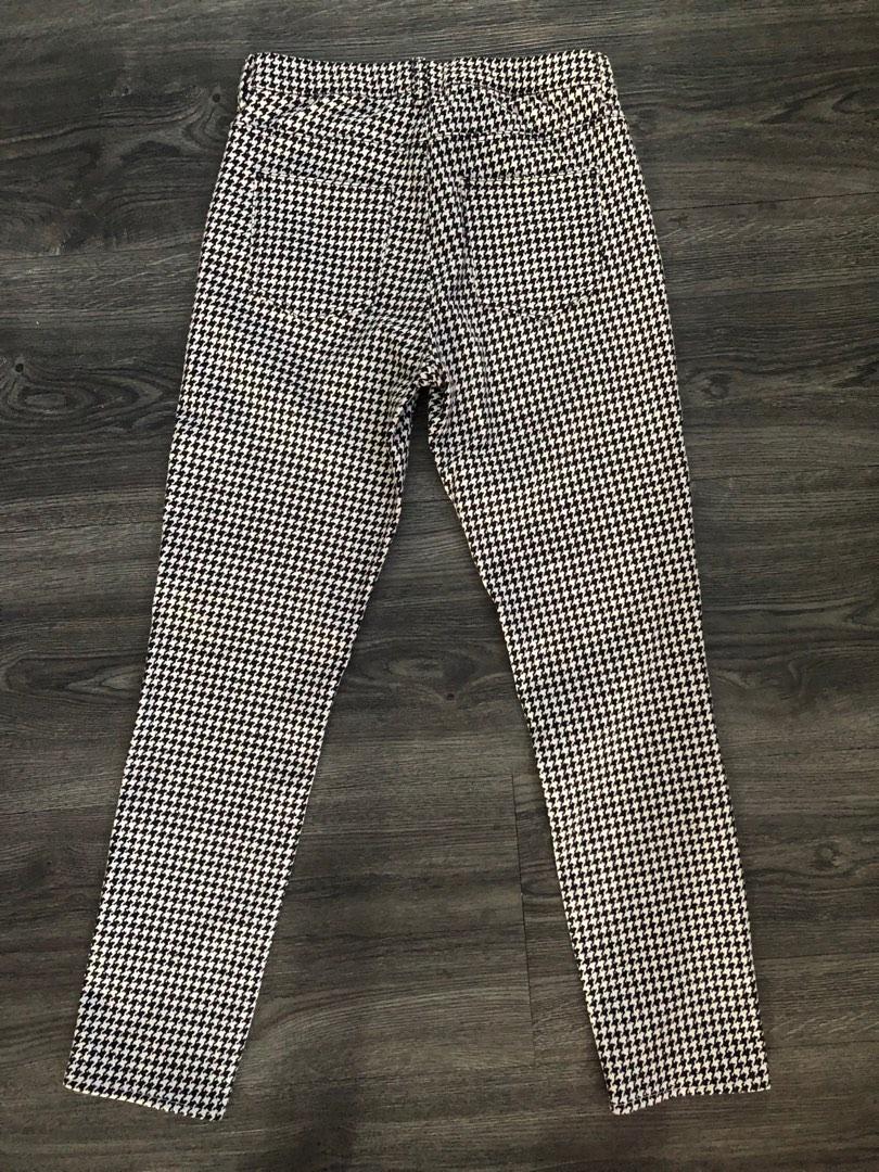 Uniqlo houndstooth print leggings, Women's Fashion, Bottoms, Other