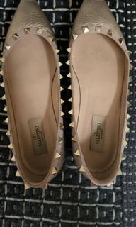 (Category: ) located in . Submitted by shoe.shoe (Listing ID 1189608012, Image 1). Description: .