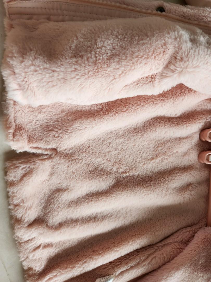 Winter Jacket (Category: Babies & Kids Fashion) located in Singapore. Submitted by ade_02 (Listing ID 1189605736, Image 3). Description: zara toddler light pink coat. 100% polyester..