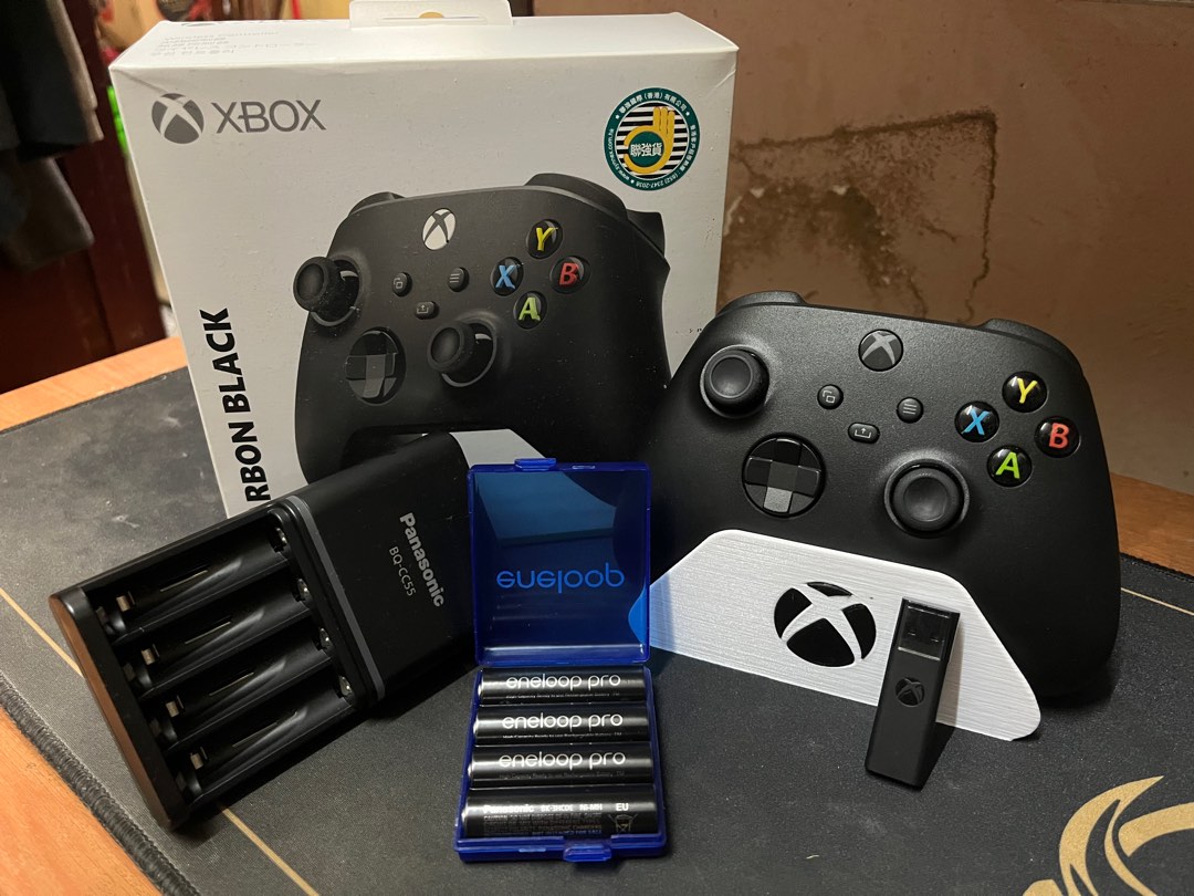Xbox Controller + rechargeable battery, Video Gaming, Gaming ...