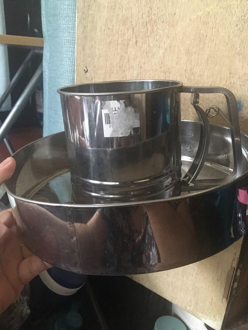 2 pcs flour sifter (Category: Bakeware) located in Las Pinas. Submitted by pbb21 (Listing ID 1193988212, Image 1). Description: 2 pcs flour sifter , bought for P600 Used once only No issues except for light stains .