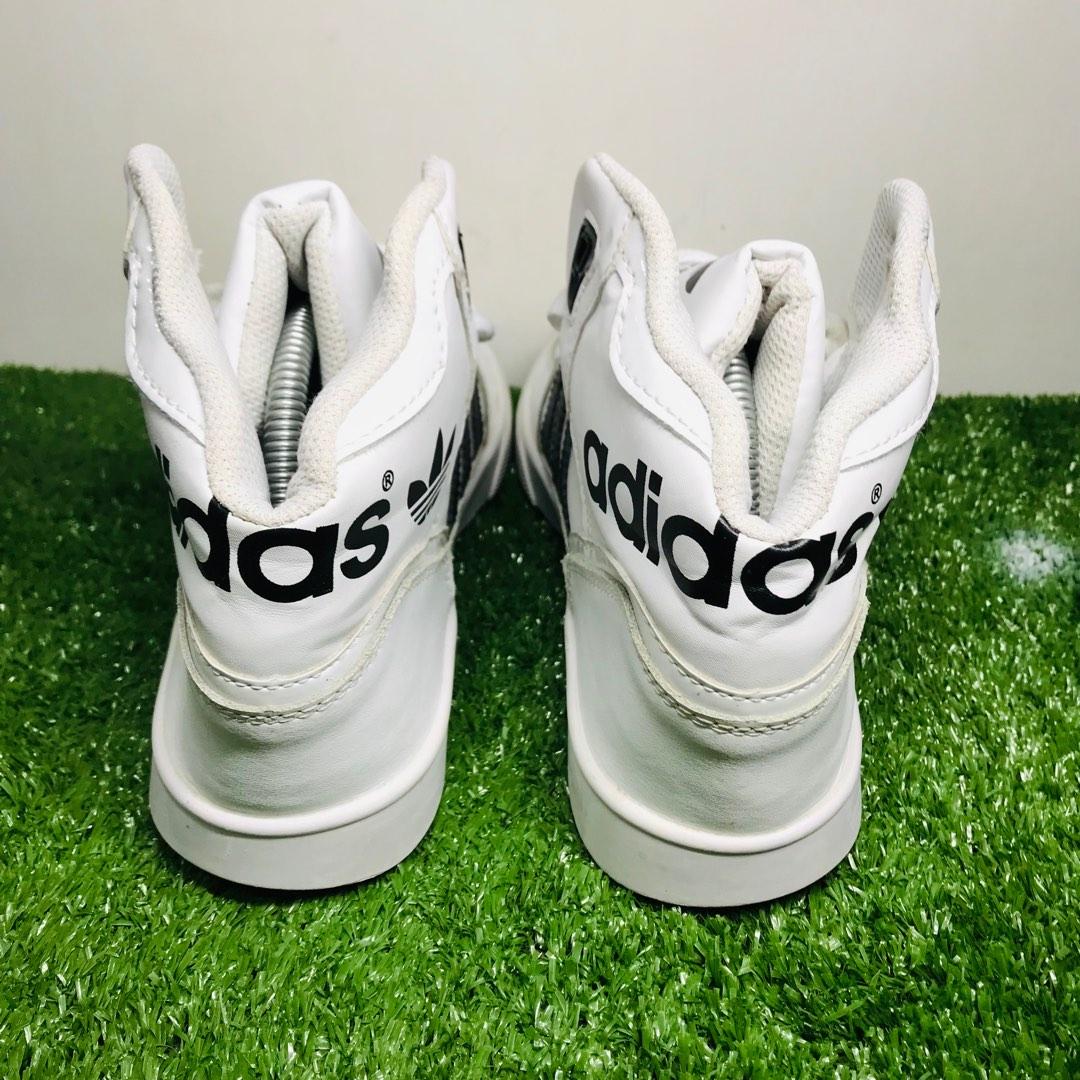 Adidas quesa hot sale mid ladies trainers