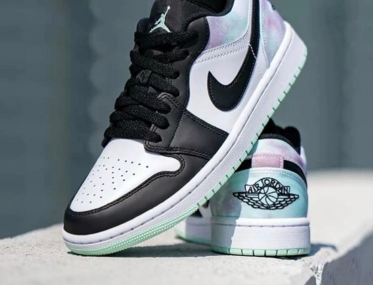 Purple sales turquoise jordans