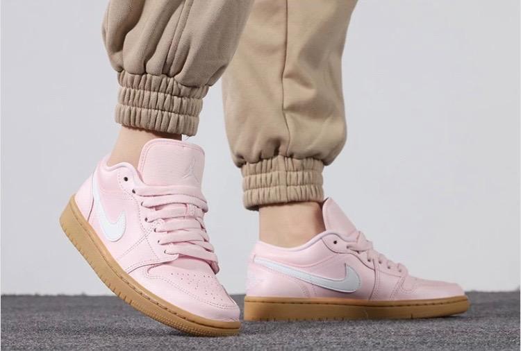 Air jordan 1 hotsell low pink sole