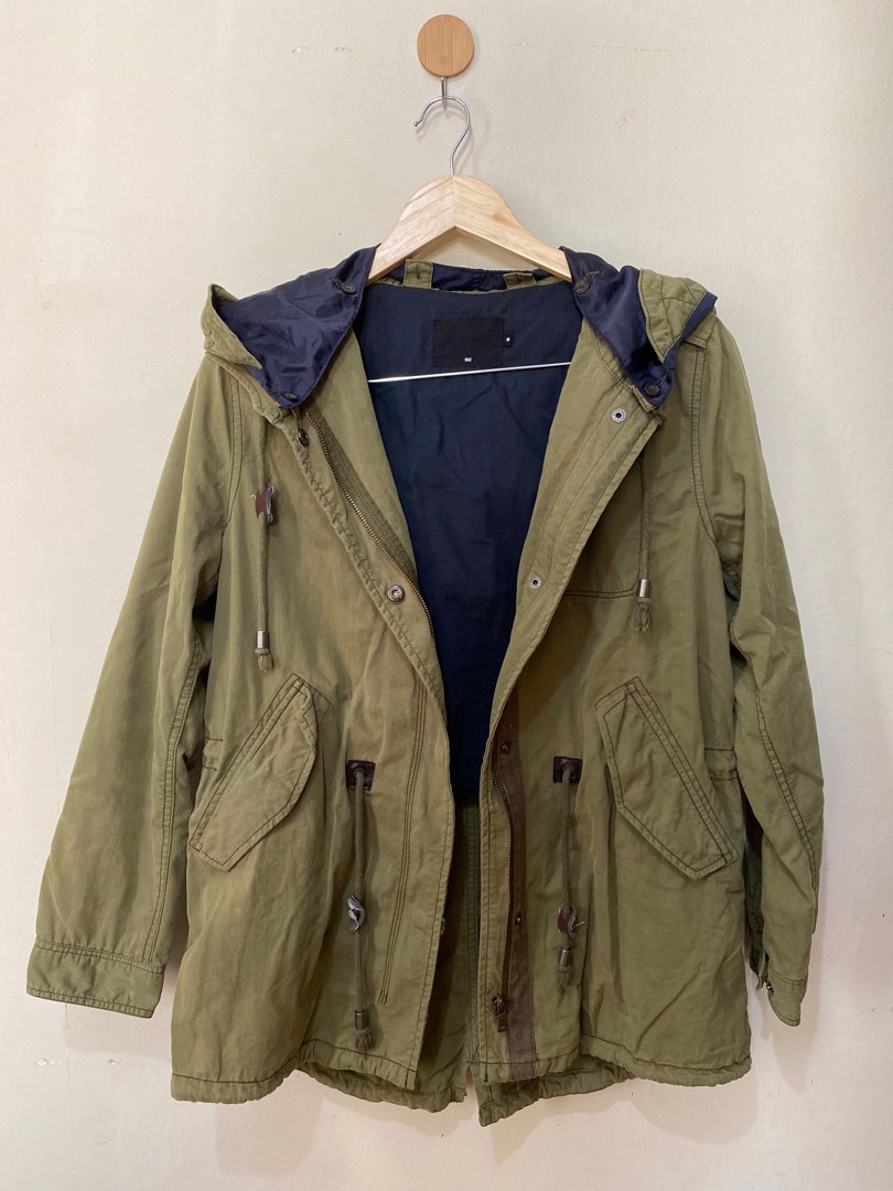 Army green parka/jacket, Women's Fashion, Coats, Jackets and Outerwear on Carousell