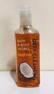 BATH & BODY WORKS DEEP CLEANSING HANDSOAP HAND SOAP - VANILLA COCONUT - SALE