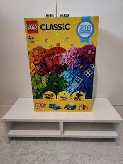 LEGO Classic 10717 Bricks Bricks Bricks 1500 Piece Set - Sealed In Box