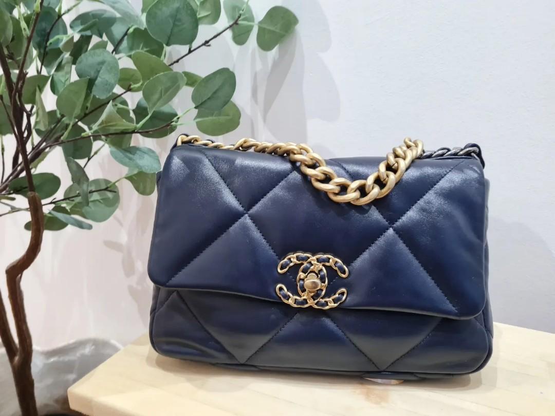 Chanel 19 flap bag navy blue small, Luxury, Bags & Wallets on Carousell
