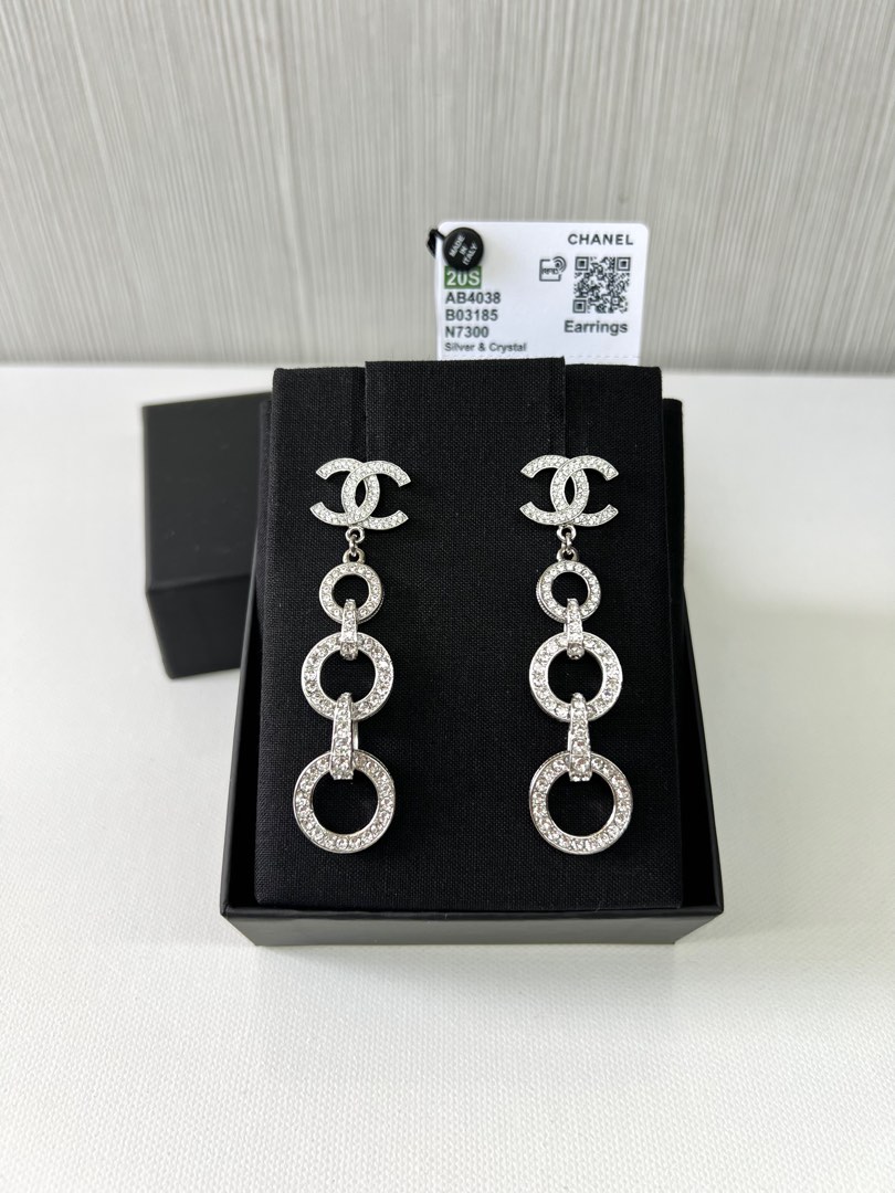 Chanel B20 Long Dangling Earrings, Women's Fashion, Jewelry & Organisers,  Earrings on Carousell