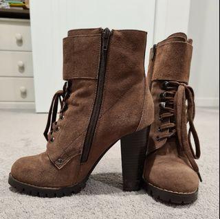 Cute Brown Boots Size 7