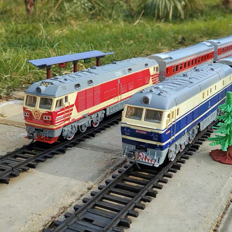Toys Train With Rails Electric toy train with long rails, Hobbies & Toys, Toys & Games on ...