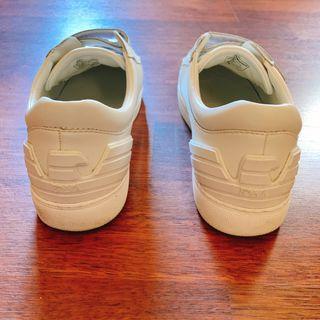 Emporio Armani Leather sneakers in white ♡ Emporio Armani 白色皮革休閒鞋