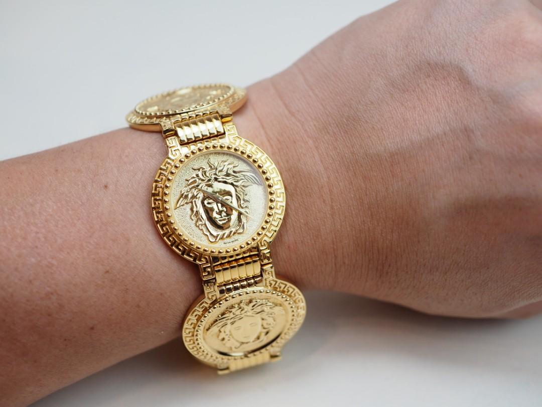 Gianni versace best sale signature watch