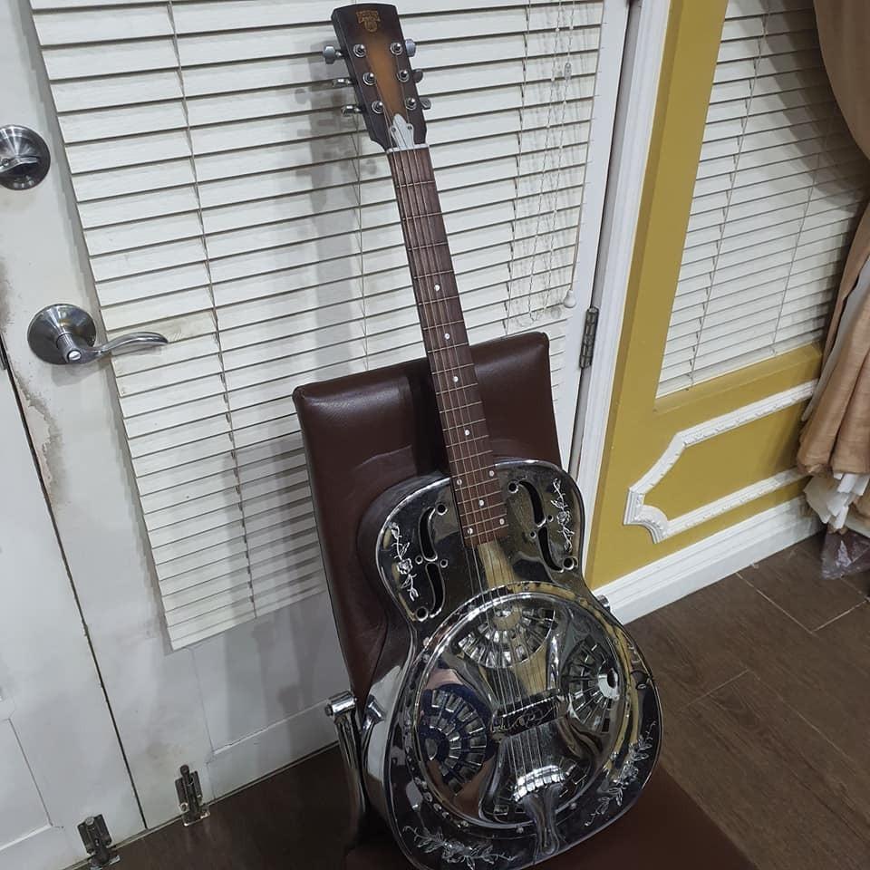 Guitar for sale Dobro 1973 Resonator Vintage Guitar, Hobbies & Toys