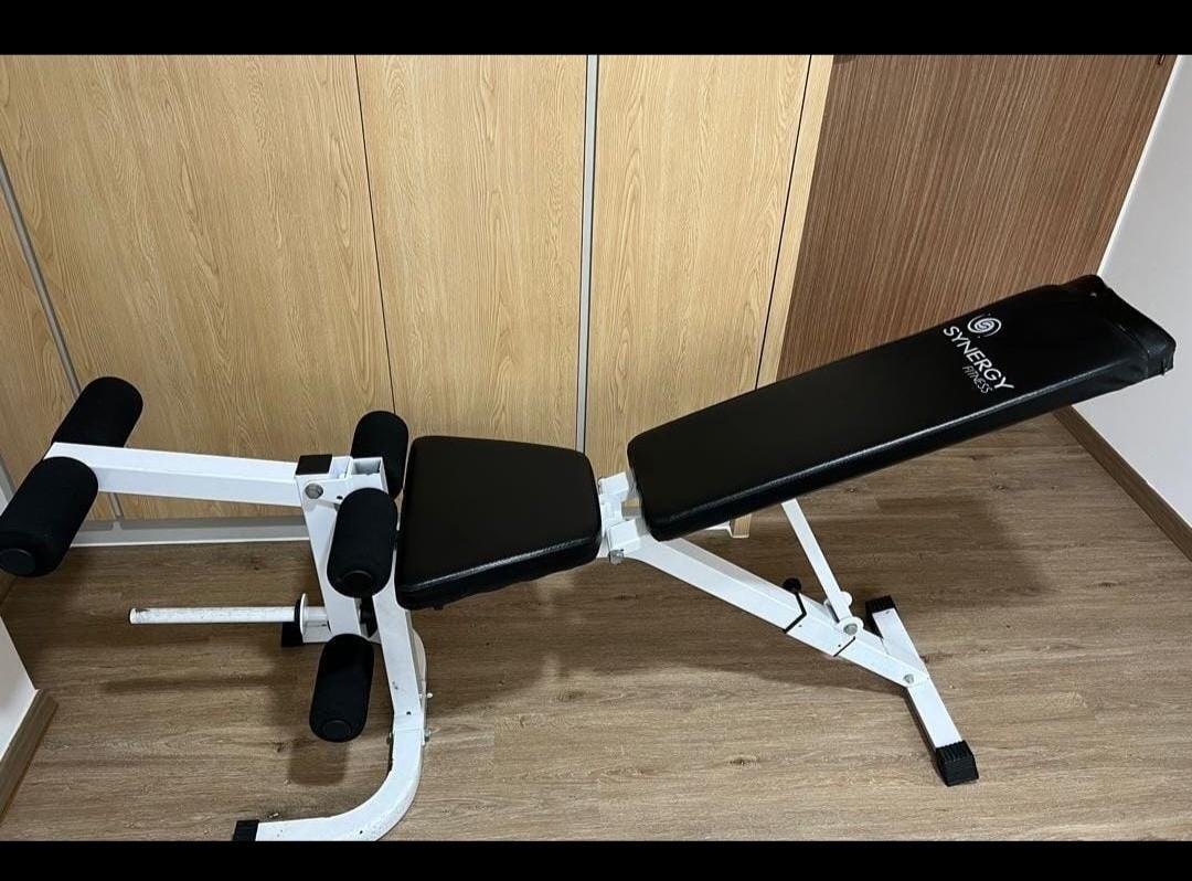 Gym Bench, Sports Equipment, Exercise & Fitness, Cardio & Fitness