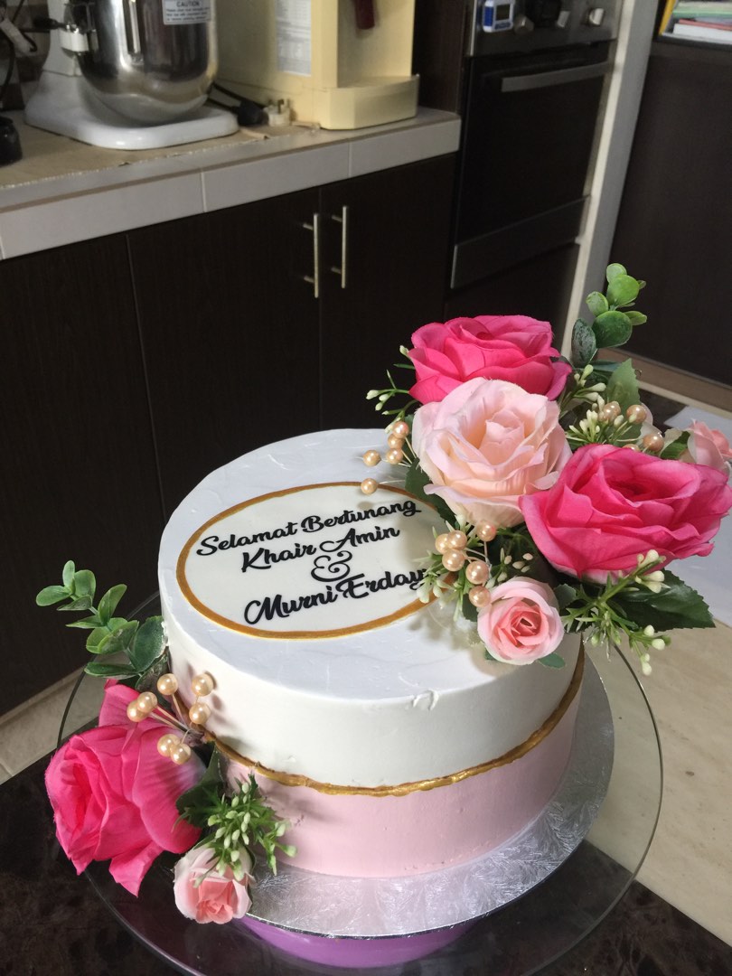 Halal Engagement cakes, Food & Drinks, Homemade Bakes on Carousell