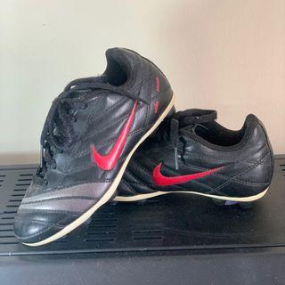 Kasut bola nike 19cm kids shoes