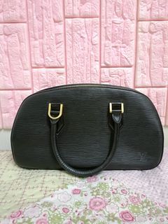 (Category: ) located in . Submitted by ZayrulBellaStore (Listing ID 1194141929, Image 1). Description: .
