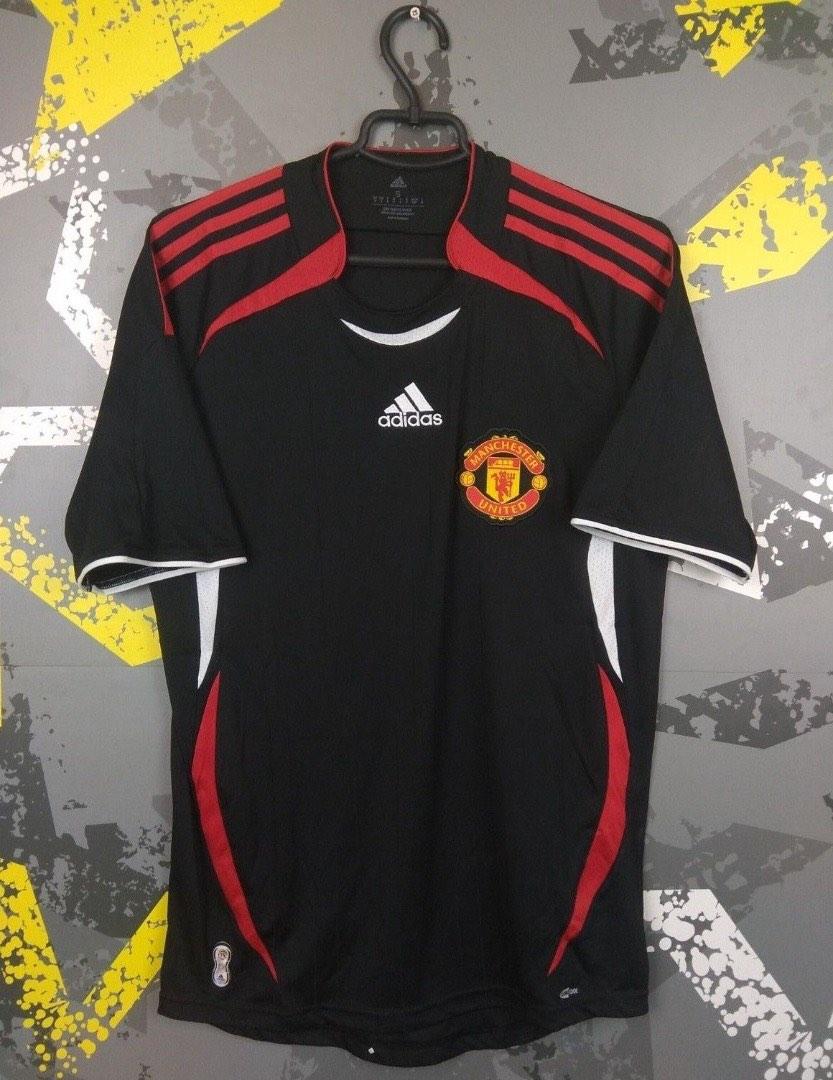 Manchester United Teamgeist Jersey, Men's Fashion, Activewear on Carousell