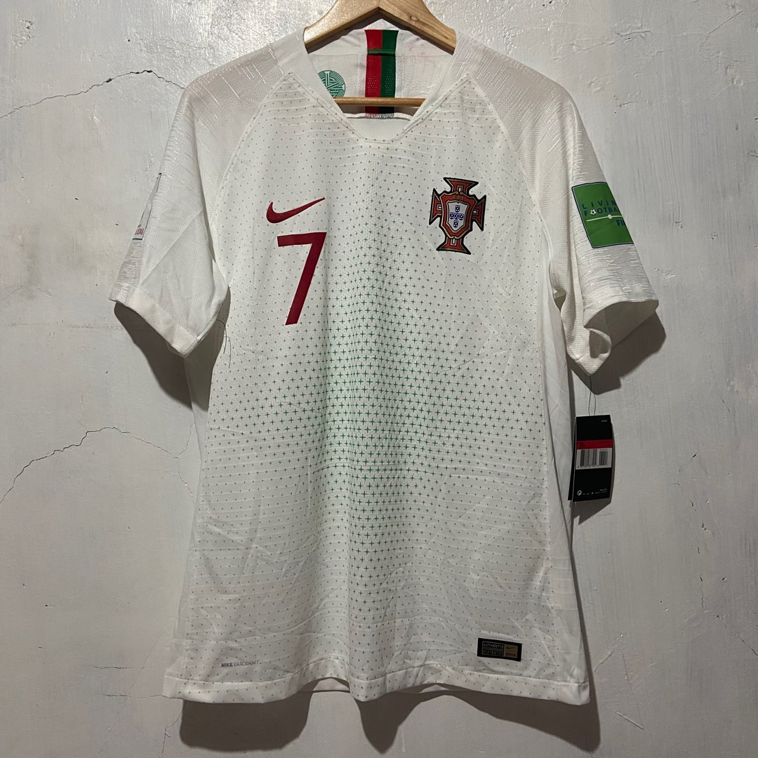 Nike Cristiano Ronaldo Football Jersey, Men's Fashion, Activewear on