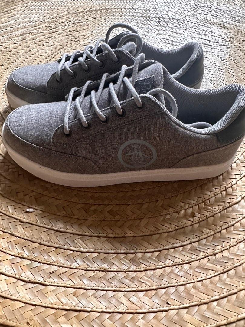 Penguin munsingwear shoes (Category: Sneakers) located in Quezon City. Submitted by lhein0508 (Listing ID 1194038230, Image 2). Description: Bnew With box .