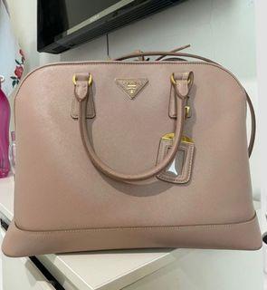 Prada lux promenade