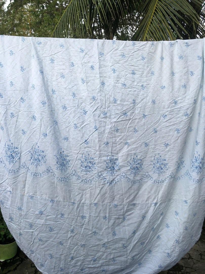 Preloved Double Size Garterized Bedsheet with 4 Pieces Pillow case (Category: Bedding & Towels) located in Bulacan. Submitted by EyaMikhail (Listing ID 1194117645, Image 2). Description: With some stains po pero wala punit or butas Please manage expectations Bed sheet double size Pillow cases ( 40 x 70cm ) Shopee cod.