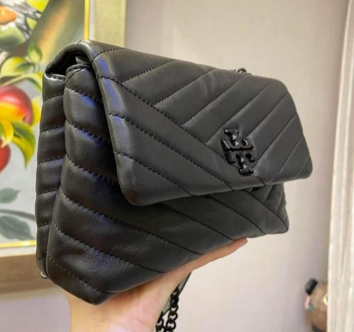 PREORDER TORY BURCH KIRA CHEVRON CONVERTIBLE ALL BLK LOGO SMALL 464,  Women's Fashion, Bags & Wallets, Shoulder Bags on Carousell
