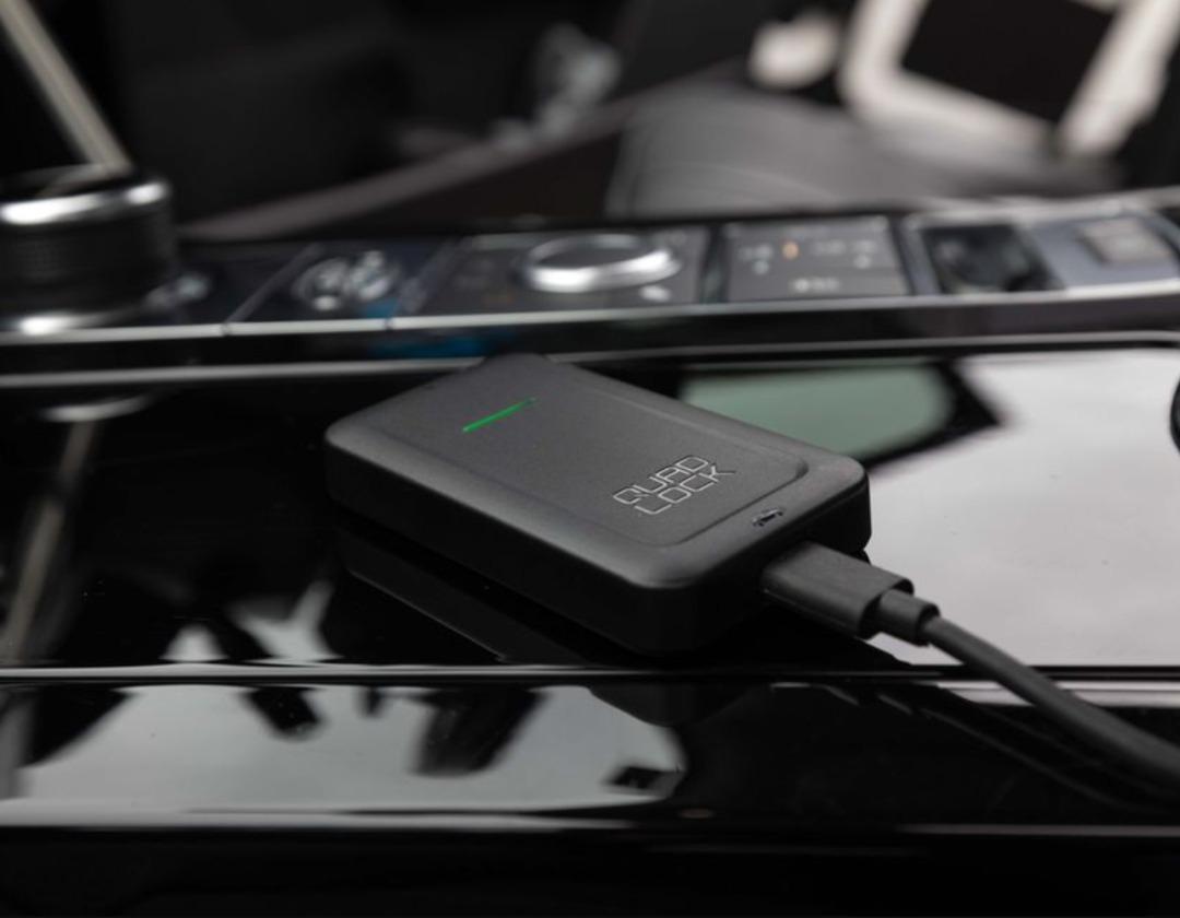 Quad Lock Wireless Carplay Adaptor, Mobile Phones & Gadgets, Mobile