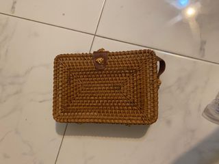 (Category: ) located in . Submitted by help.me.declutter (Listing ID 1194150329, Image 1). Description: .