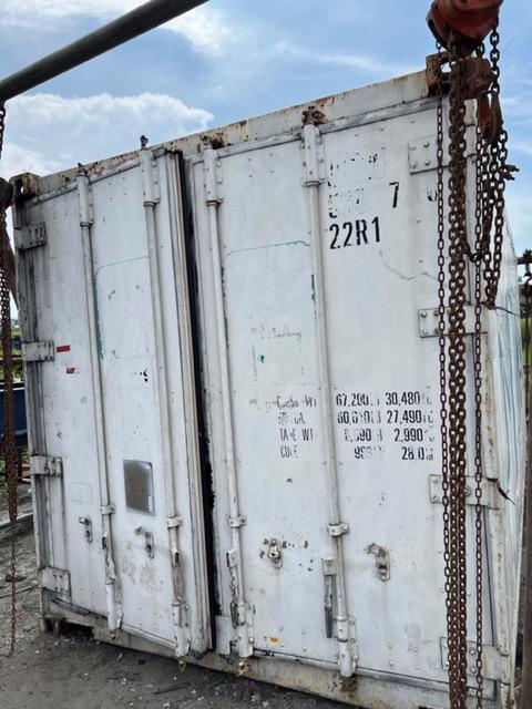 Refer Van 20 ft, Commercial & Industrial, Construction Tools ...
