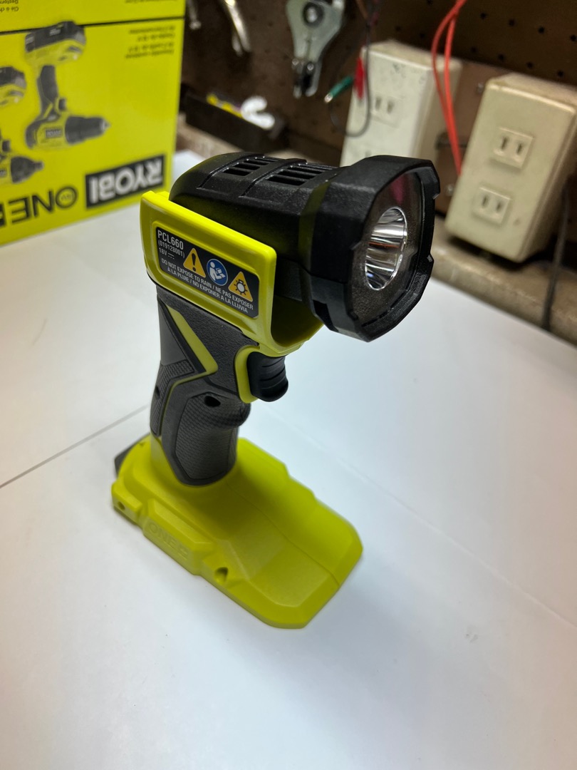 RYOBI ONE+ LED FLASHLIGHT PCL660 BRAND NEW VERY BRIGHT TOOL ONLY