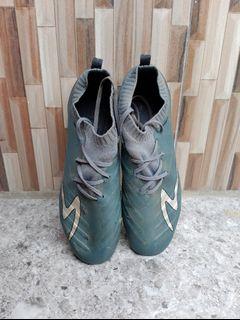Sepatu Bola Specs