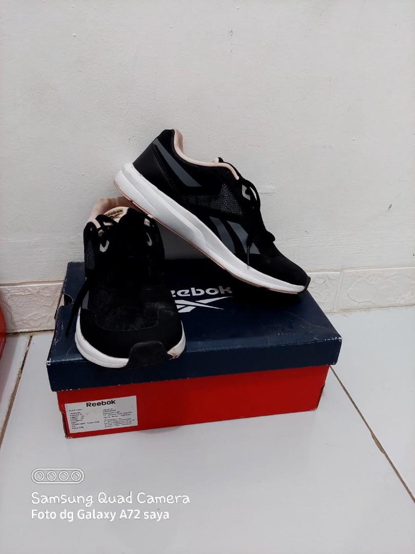 Sepatu reebok sale original wanita