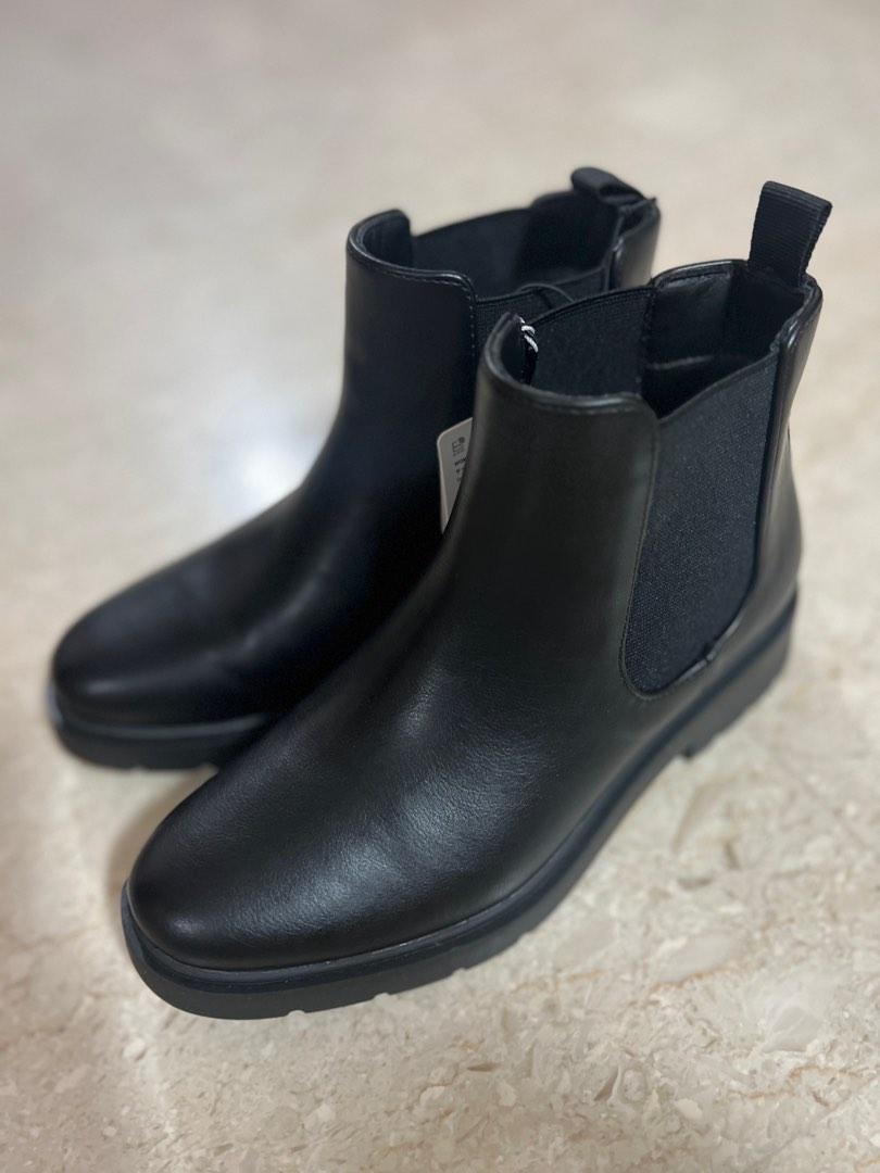 Uniqlo Chelsea boots, Women's Fashion, Footwear, Boots on Carousell